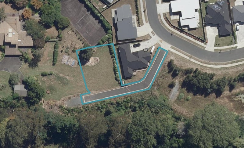 10 Blackwood Crescent, Glenview, Hamilton - Carousel 1