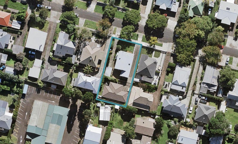 7A Mars Avenue, Sandringham, Auckland - Carousel 1