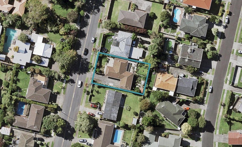 89 Glenmore Road, Sunnyhills, Auckland - Carousel 1