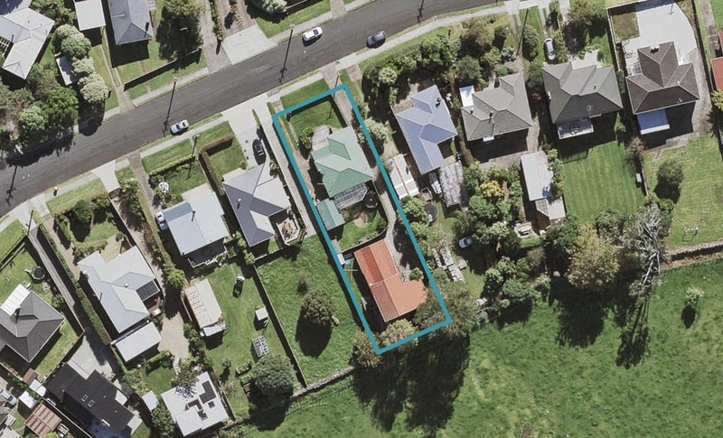 2/26 Wellesley Road, Mangere Bridge, Auckland - Carousel 1