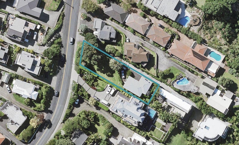 17 Beach Road, Castor Bay, Auckland - Carousel 1