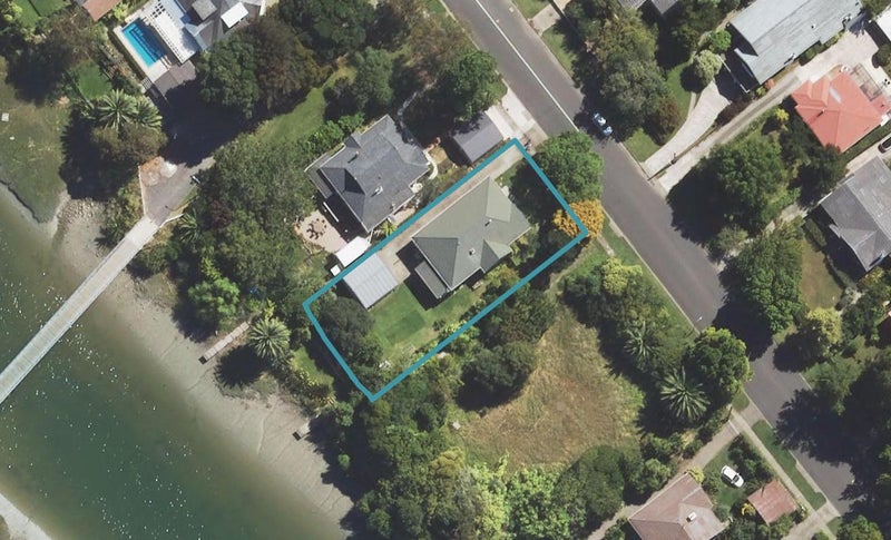 90 Stout Street, Whataupoko, Gisborne - Carousel 1