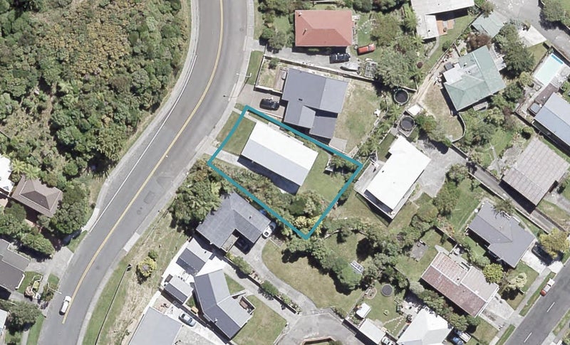 182 Dowse Drive, Maungaraki, Lower Hutt - Carousel 1