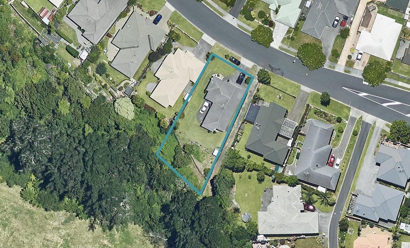33 Stableford Drive, Pyes Pa, Tauranga - Carousel 1