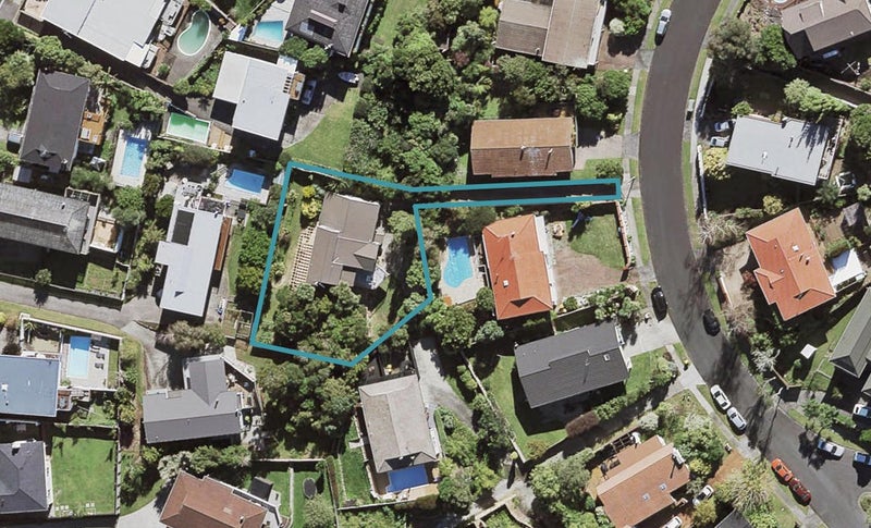 15 Calman Place, Chatswood, Auckland - Carousel 1