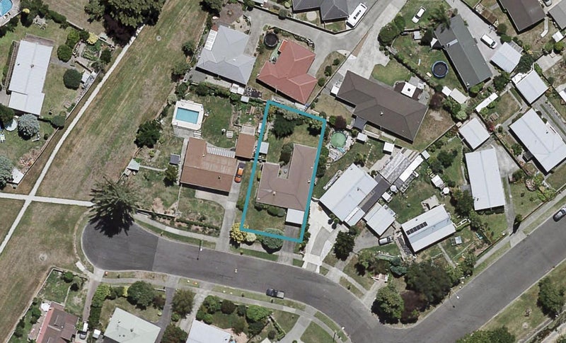 6 Wilkie Place, Greenmeadows, Napier - Carousel 1