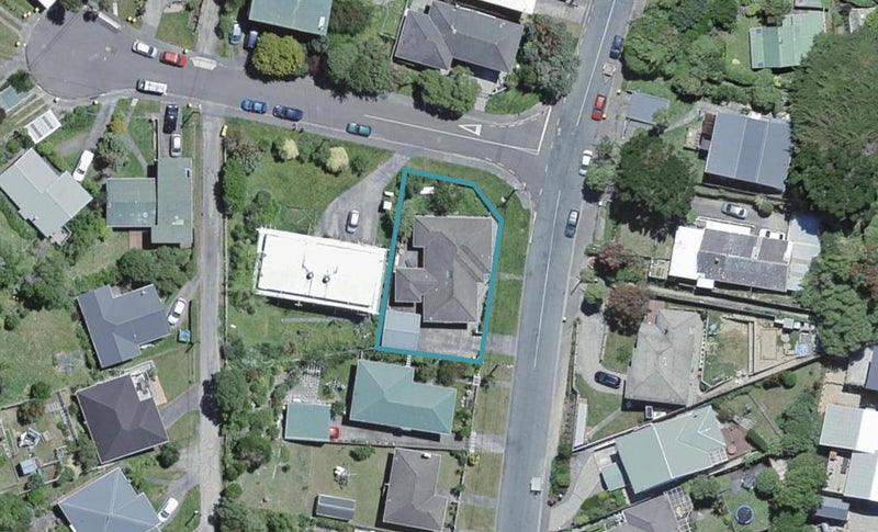 123 Parkvale Road, Karori, Wellington - Carousel 1
