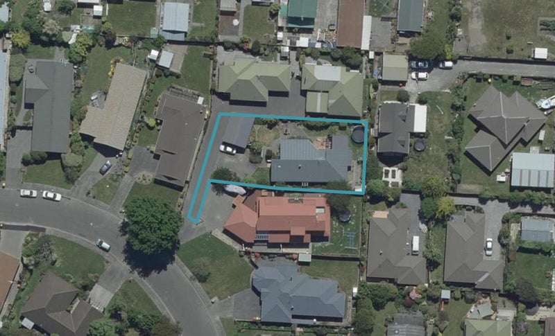 16A Regency Crescent, Redwood, Christchurch - Carousel 1