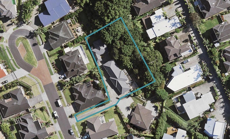 17 Phoenicia Court, The Gardens, Auckland - Carousel 1