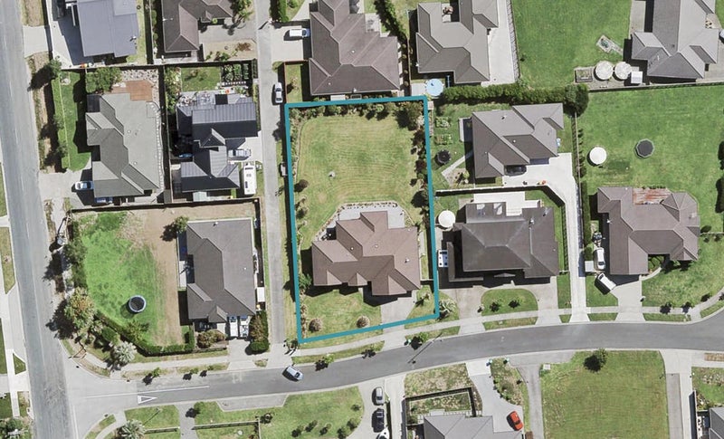 13 Maple Lane, Huapai, Kumeu - Carousel 1