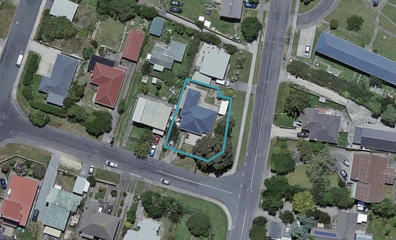 7 North Street, Tawa, Wellington - Carousel 1