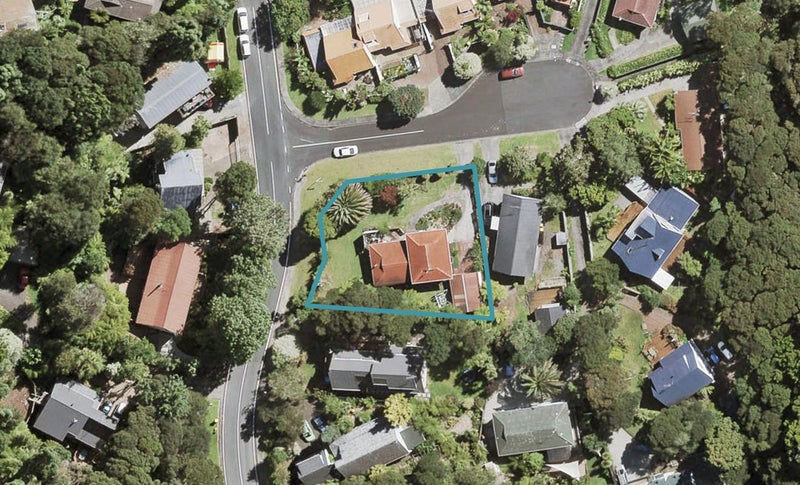 1 Sonnenberg Way, Titirangi, Auckland - Carousel 1