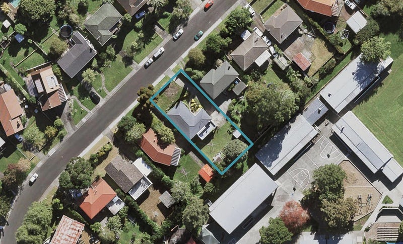 31 Compton Street, Hillcrest, Auckland - Carousel 1
