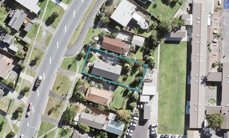 769 East Coast Road, Northcross, Auckland - Carousel 1