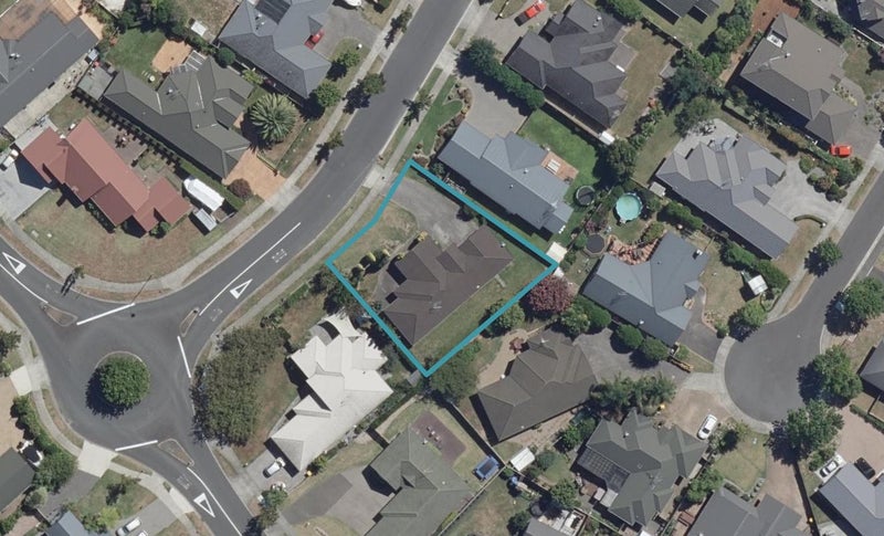 61 Cairns Crescent, Rototuna, Hamilton - Carousel 1