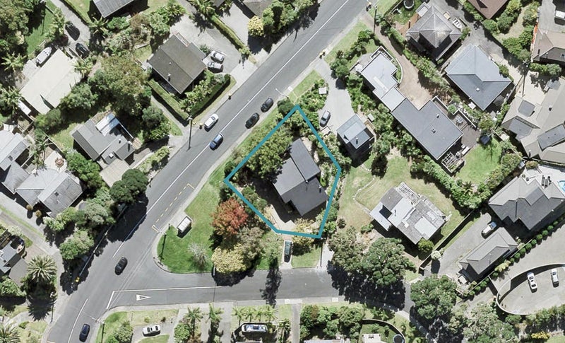 897 Beach Road, Waiake, Auckland - Carousel 1