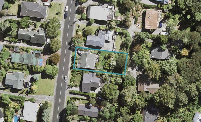 59 Daffodil Street, Titirangi, Auckland - Carousel 1