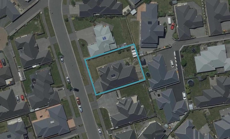 20 Somerville Crescent, Aidanfield, Christchurch - Carousel 1