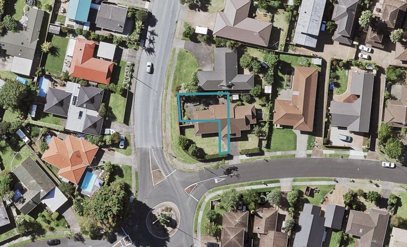 2B Britannia Place, Half Moon Bay, Auckland - Carousel 1