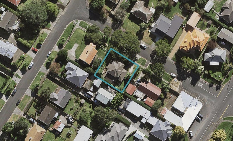 16 Maroa Road, One Tree Hill, Auckland - Carousel 1