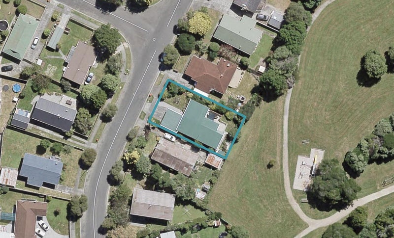 10 Larchmont Grove, Totara Park, Upper Hutt - Carousel 1