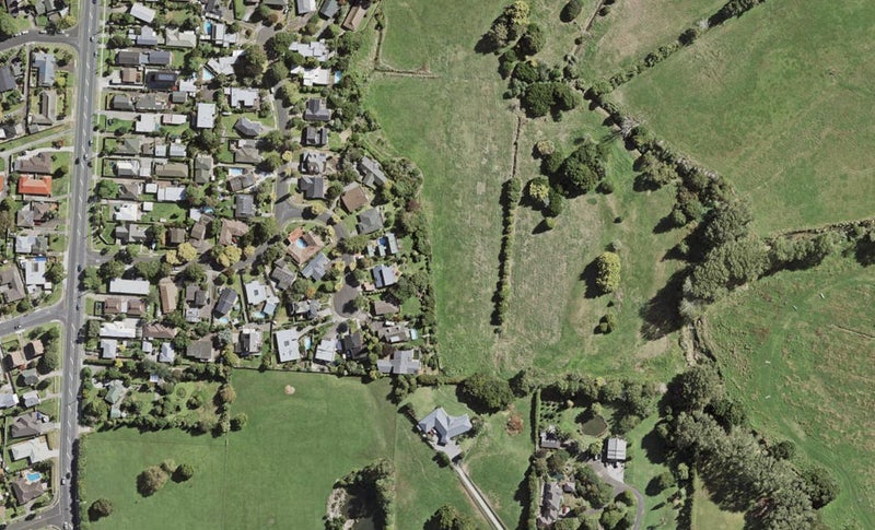 179 Otuwairoa Esplanade, Ōpaheke, Papakura - Carousel 1