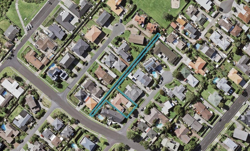 4 Bungalore Place, Half Moon Bay, Auckland - Carousel 1