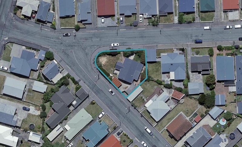 2 Strathavon Road, Miramar, Wellington - Carousel 1