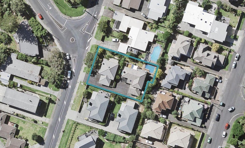 1/8 OMANA ROAD, Milford, Auckland - Carousel 1