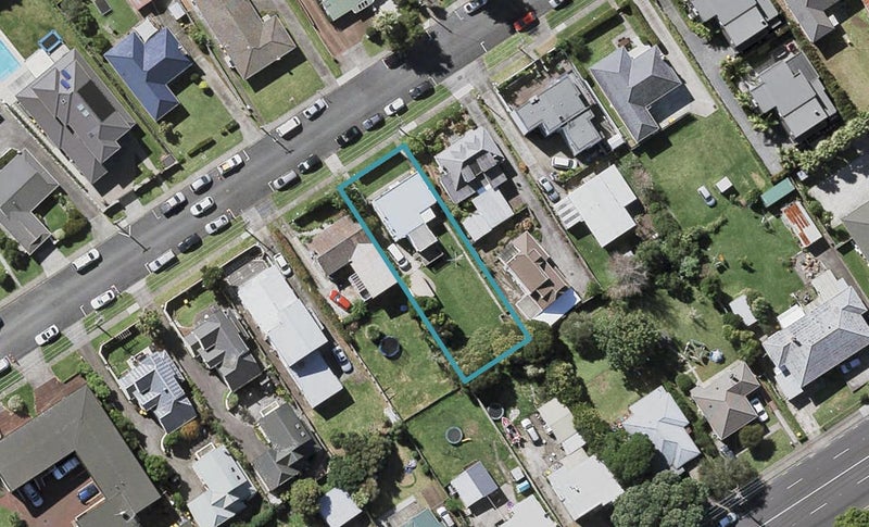 22 Lomond Street, Takapuna, Auckland - Carousel 1