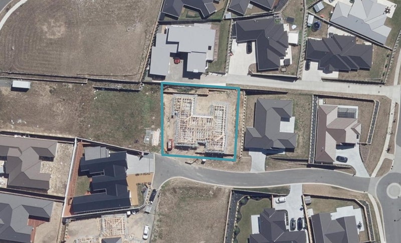 17 Sylvester Crescent, Flagstaff, Hamilton - Carousel 1