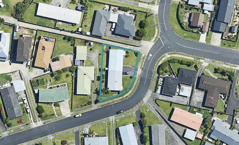 2 Balmoral Terrace, Otumoetai, Tauranga - Carousel 1