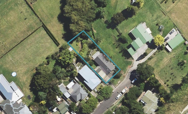 10 Jellicoe Street, Mangapapa, Gisborne - Carousel 1