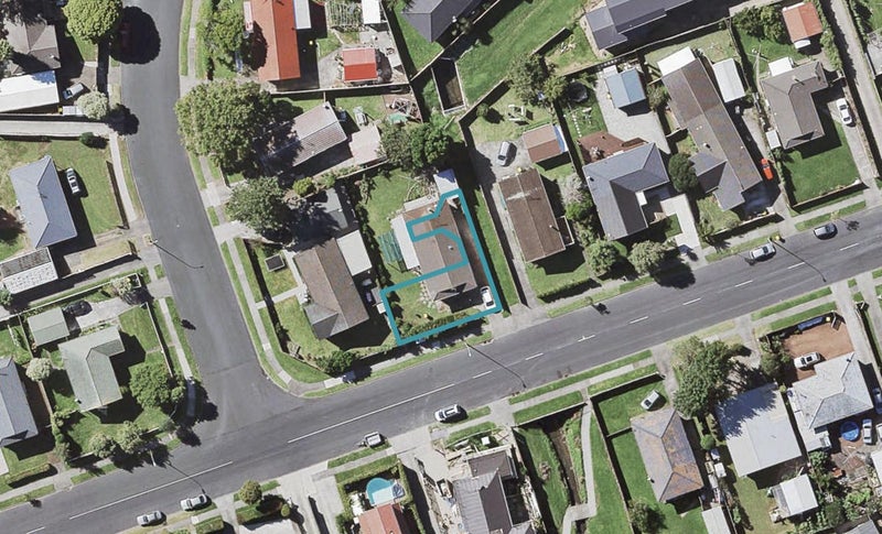 33A Casuarina Road, Half Moon Bay, Auckland - Carousel 1
