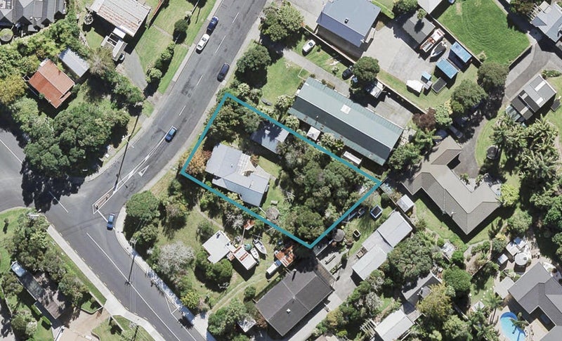 1 Greenhithe Road, Greenhithe, Auckland - Carousel 1