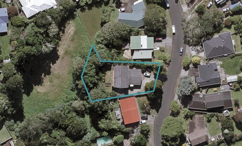 9 Magnolia Drive, Westown, New Plymouth - Carousel 1