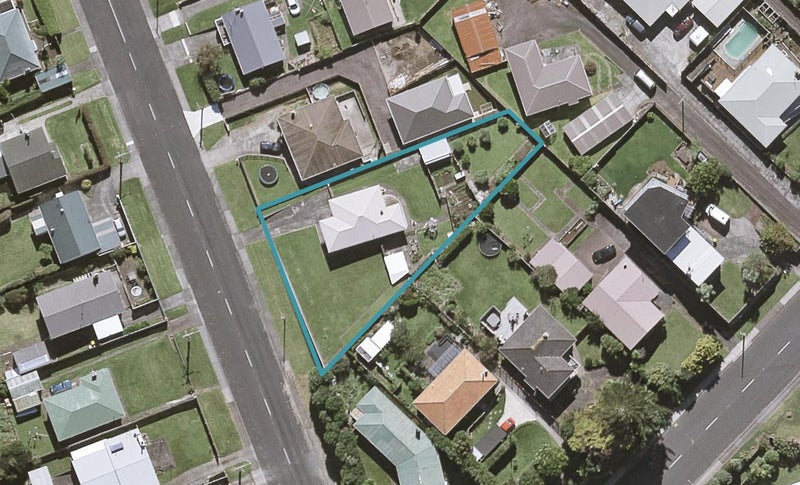 8 Paritutu Road, Spotswood, New Plymouth - Carousel 1