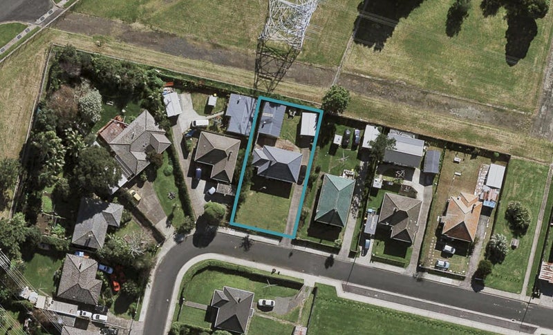 12 Waipapa Crescent, Otara, Auckland - Carousel 1