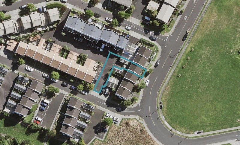 17 Mt Lebanon Lane, Henderson, Auckland - Carousel 1