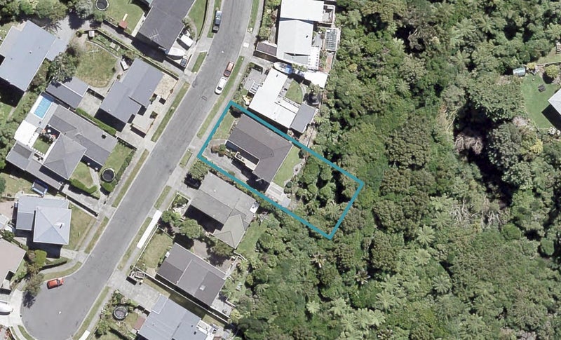 6 Laurel Grove, Maungaraki, Lower Hutt - Carousel 1