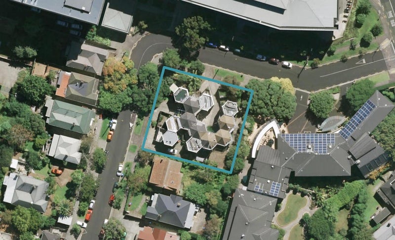 8L Glasgow Terrace, Grafton, Auckland - Carousel 1