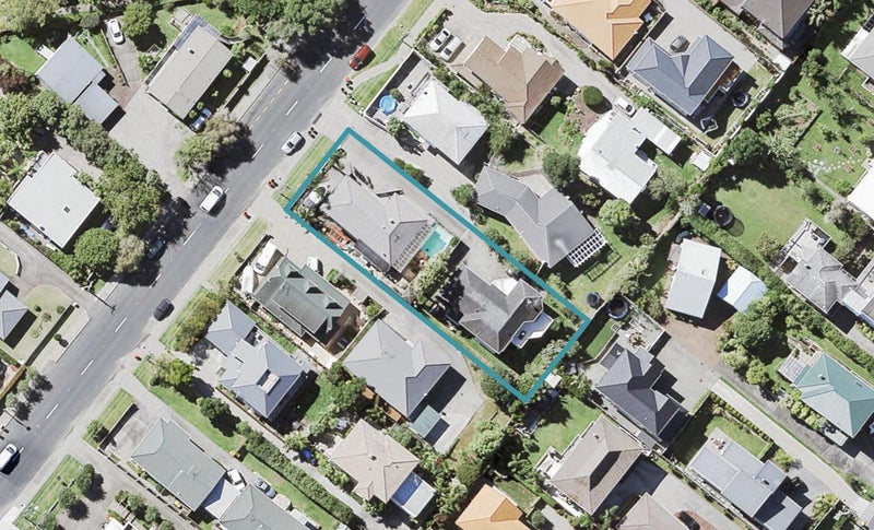 2/66 Browns Bay Road, Rothesay Bay, Auckland - Carousel 1