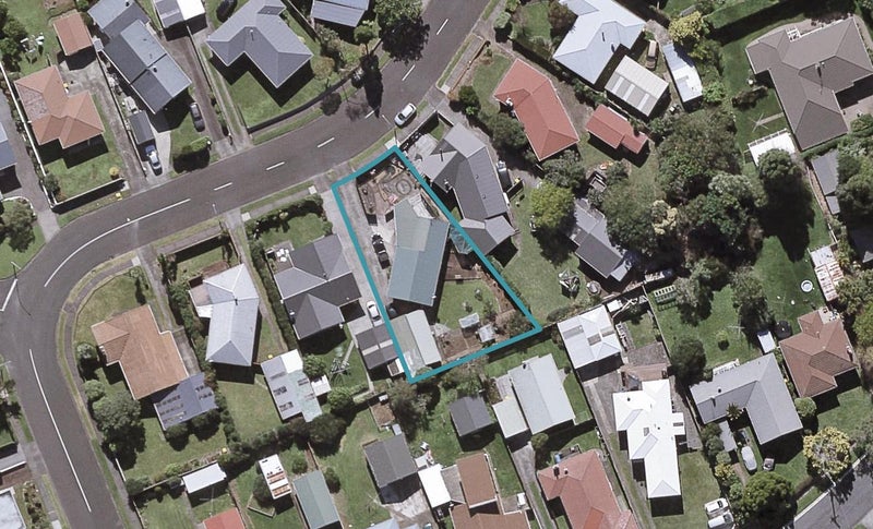 14 Riversdale Drive, Merrilands, New Plymouth - Carousel 1