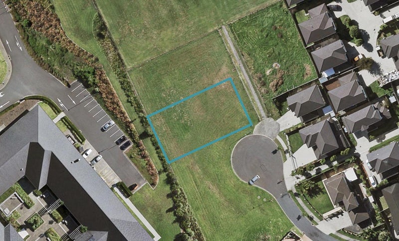 12 Boeing Place, Goodwood Heights, Auckland - Carousel 1