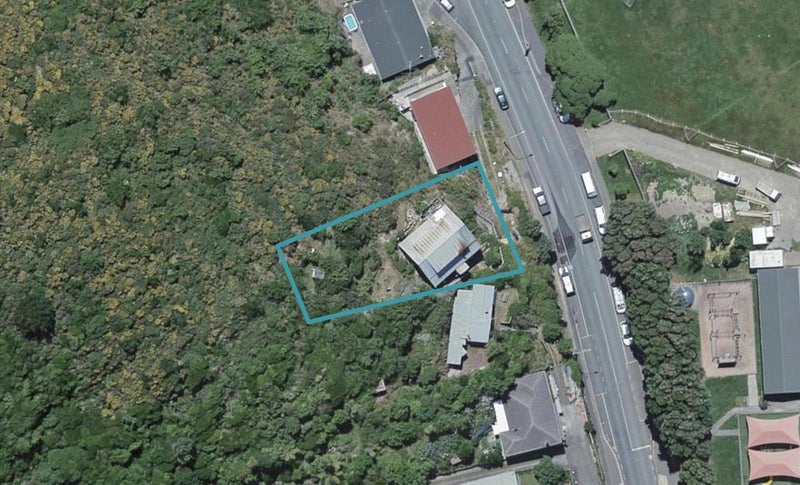 125 Happy Valley Road, Owhiro Bay, Wellington - Carousel 1
