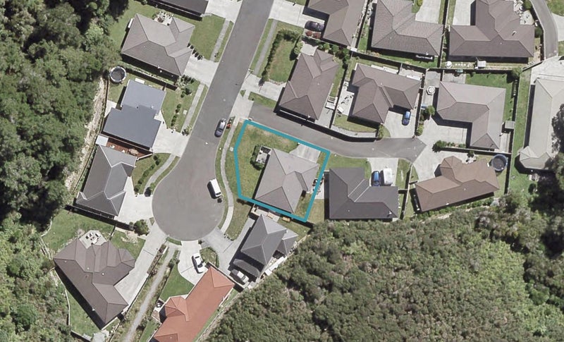 27 Aragon Grove, Kingsley Heights, Upper Hutt - Carousel 1
