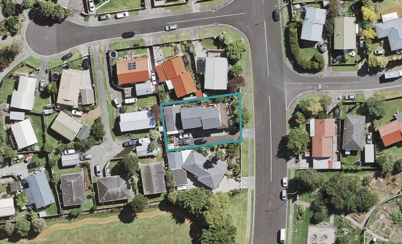 13 Marinich Drive, Ranui, Auckland - Carousel 1