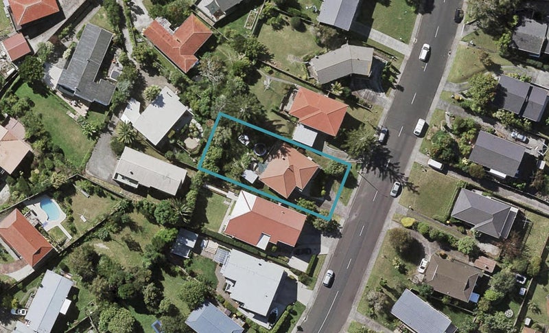 30 Juniper Road, Sunnynook, Auckland - Carousel 1