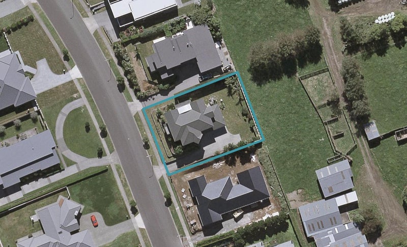 10 Links Drive, Waiwhakaiho, New Plymouth - Carousel 1