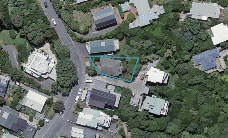 64 Nevay Road, Karaka Bays, Wellington - Carousel 1